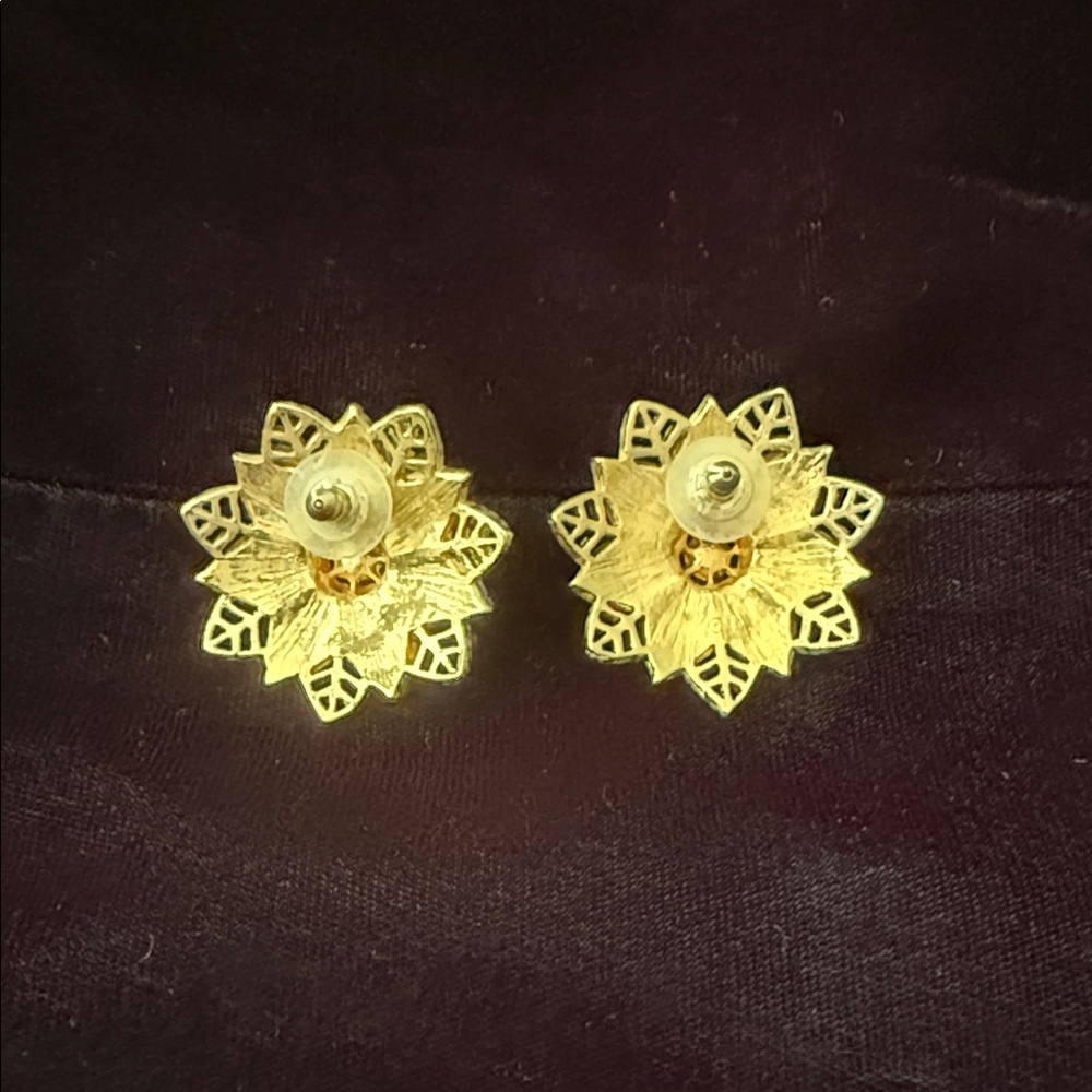 Elegant Floral Red and Gold Earrings - Picture 2 of 2